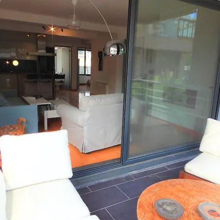 Apartment A-10 Modern & Luminous - 2bd Athens' Party District Athens