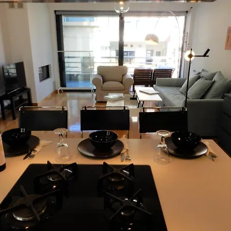 Apartment A-10 Modern & Luminous - 2bd Athens' Party District